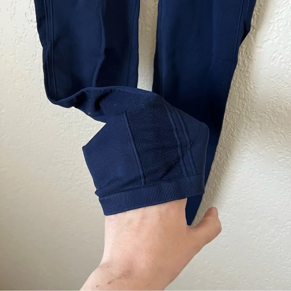 Tory Burch Sport Navy Blue Seamless High Waisted 7/8 leggings - Picture 5 of 7